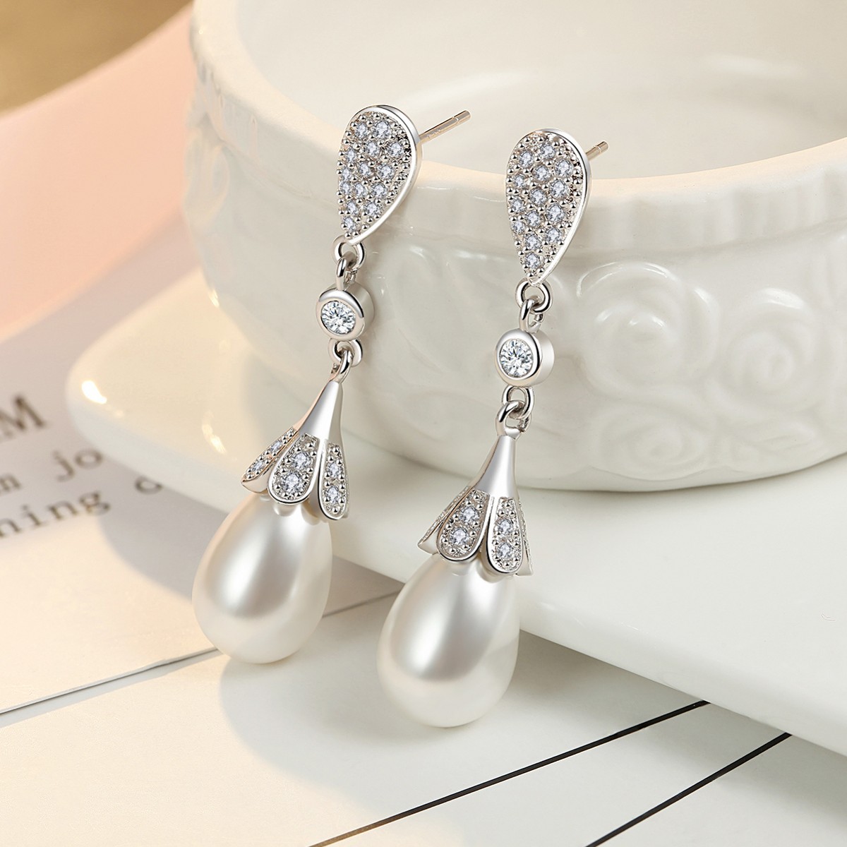Silver-plated earrings with long tassels, pearl studs, zirconium pearl petal earrings, drop earrings