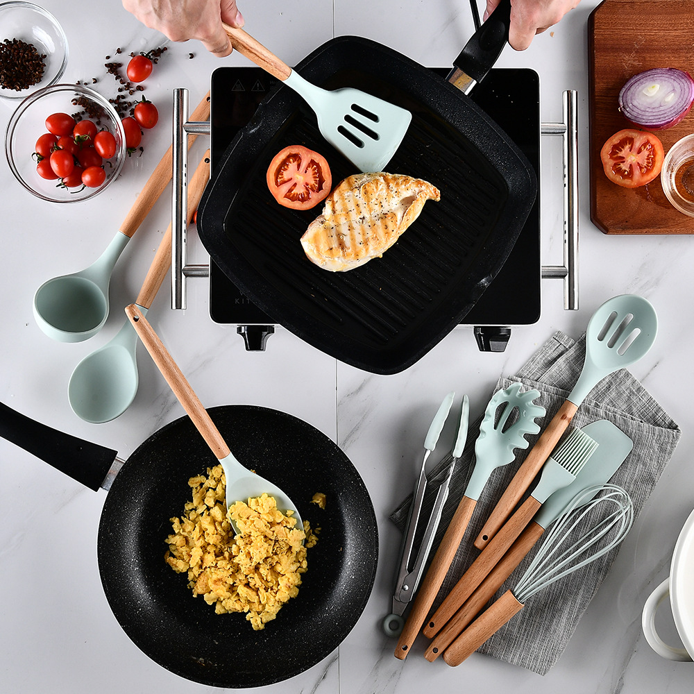 Storage Bucket Fresh Green Wood Handle Silicone Kitchenware 11-Piece Set Non-Stick Spatula Kitchen Tool Set Ten Sets