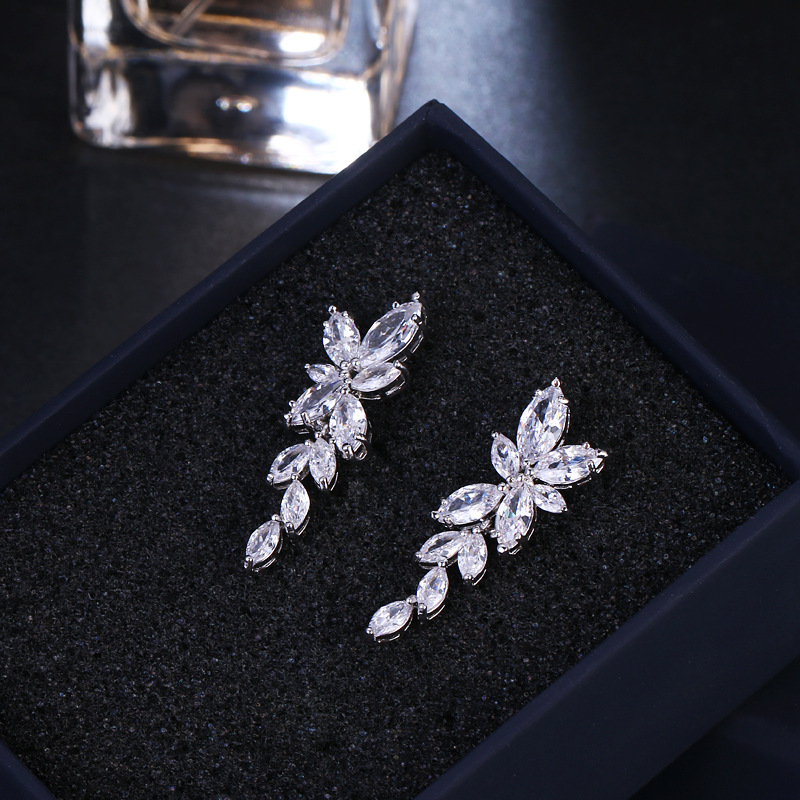 Peridot women's flower zirconia earrings