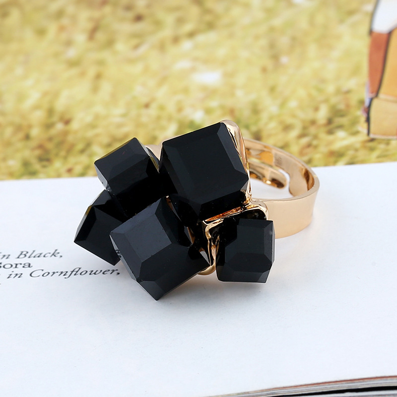 High-quality three-dimensional cube jewelry inlaid with Austrian amethyst ring for women's index finger