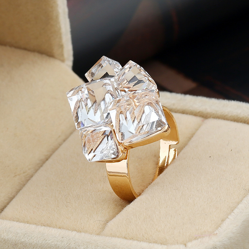 High-quality three-dimensional cube jewelry inlaid with Austrian amethyst ring for women's index finger
