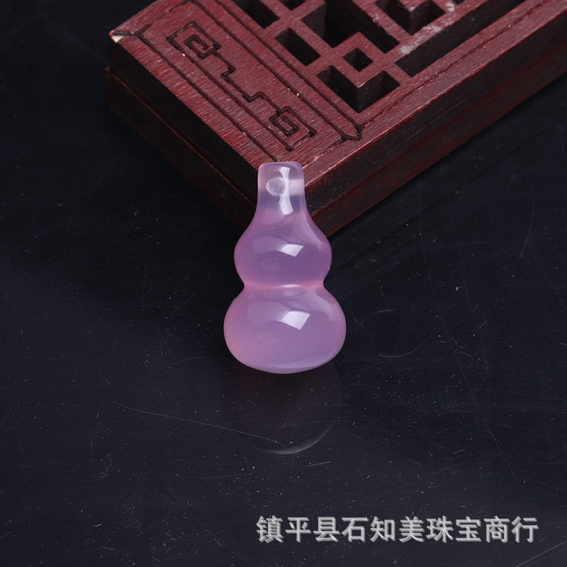 Agate Chalcedony Three-Dimensional Gourd Pendant Men Women Jade Jade Crafts Small Pendant