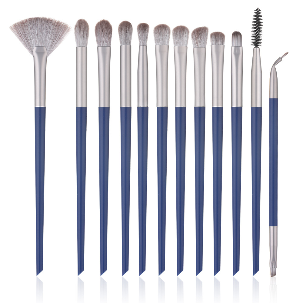 New 12-piece plastic handle eyeshadow makeup brush set multi-function full set eye makeup tool special offer