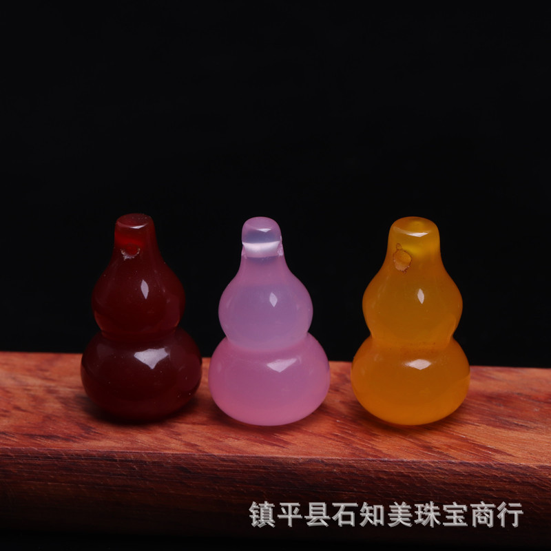 Agate Chalcedony Three-Dimensional Gourd Pendant Men Women Jade Jade Crafts Small Pendant
