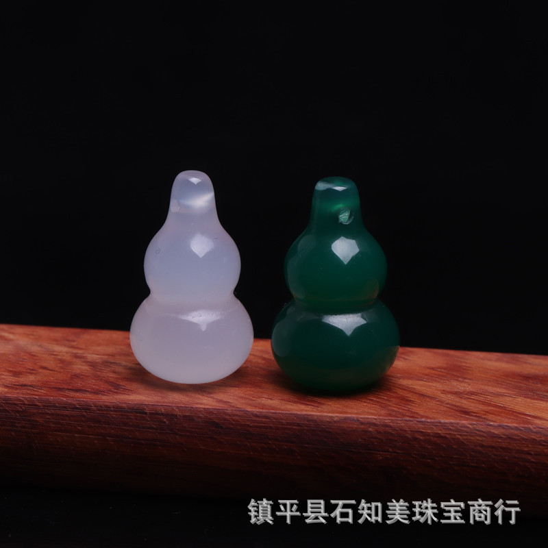 Agate Chalcedony Three-Dimensional Gourd Pendant Men Women Jade Jade Crafts Small Pendant
