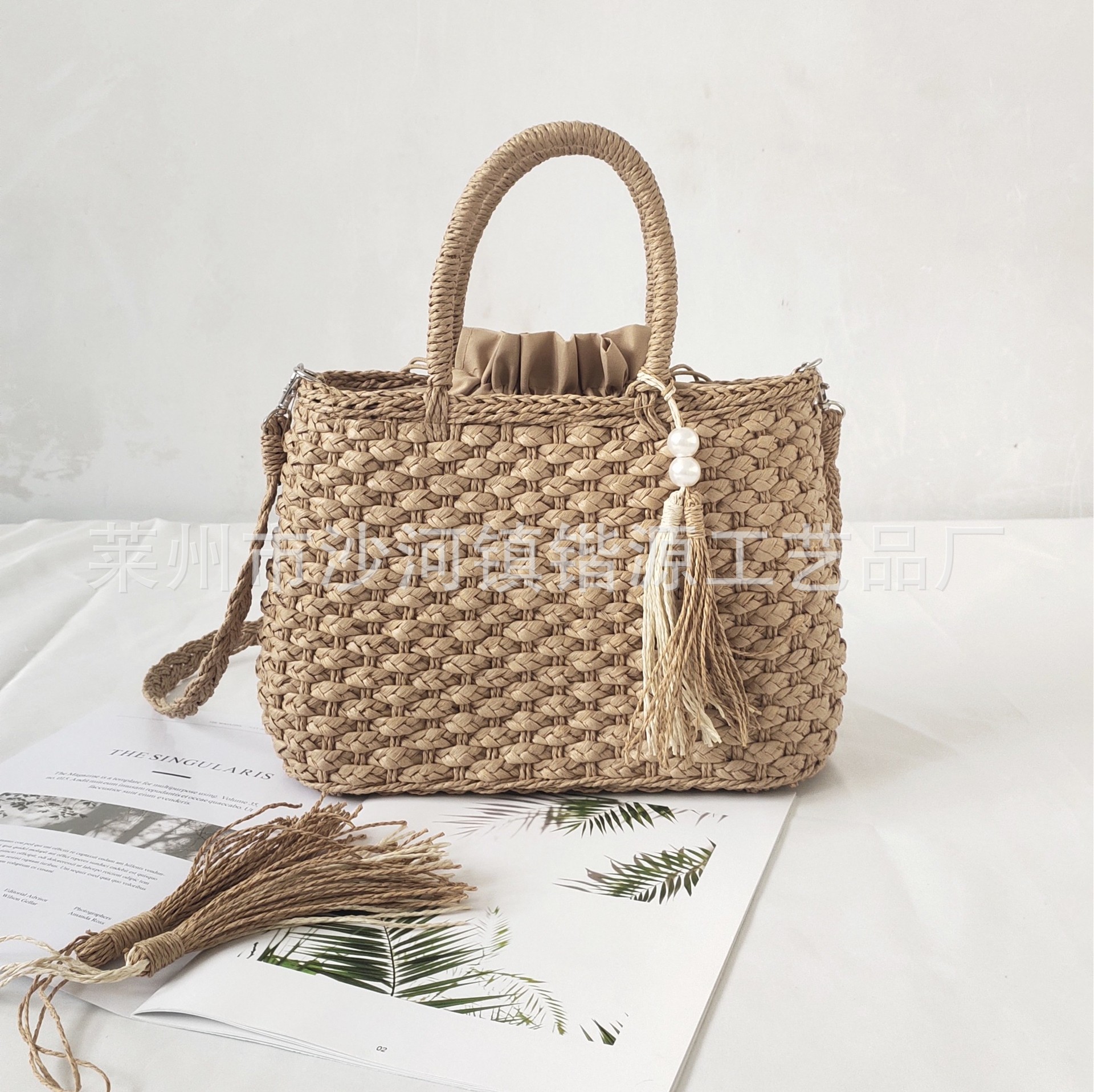 2026 Women's Shoulder Bag Handmade Crossbody Woven Bag Pearl Tassel Handbag Crossbody Summer Beach Bag