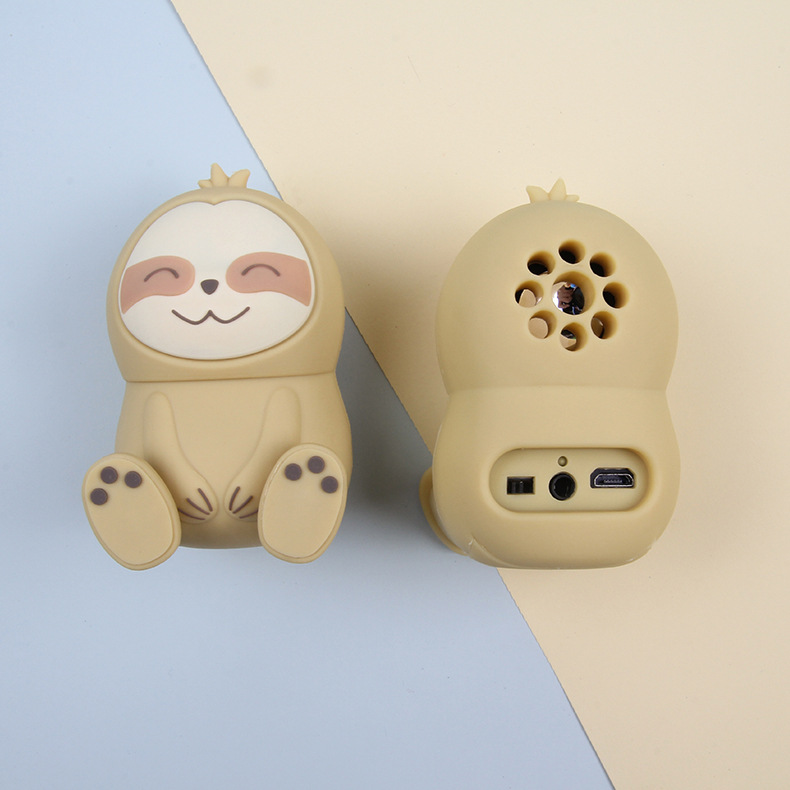 Cute Girl Bluetooth Speaker Phone Stand Bluetooth Speaker Mini Portable Cartoon Animal Bluetooth Speaker Gift