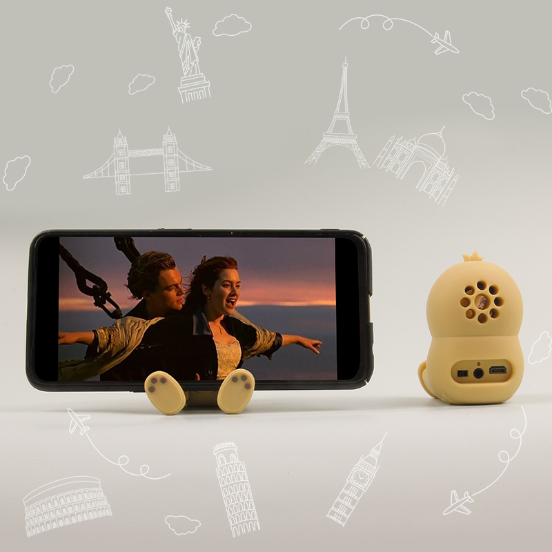 Cute Girl Bluetooth Speaker Phone Stand Bluetooth Speaker Mini Portable Cartoon Animal Bluetooth Speaker Gift