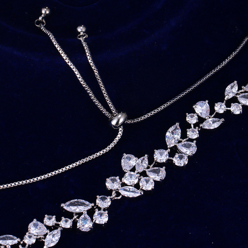 2024 new brilliant bridal flower necklace, wedding dress accessories, crystal jewelry, women's necklaces
