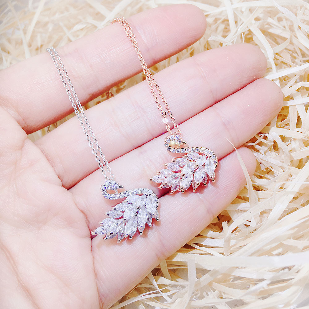 Black swan simple new women's pendant necklace gradient fluffy duck clavicle chain necklace