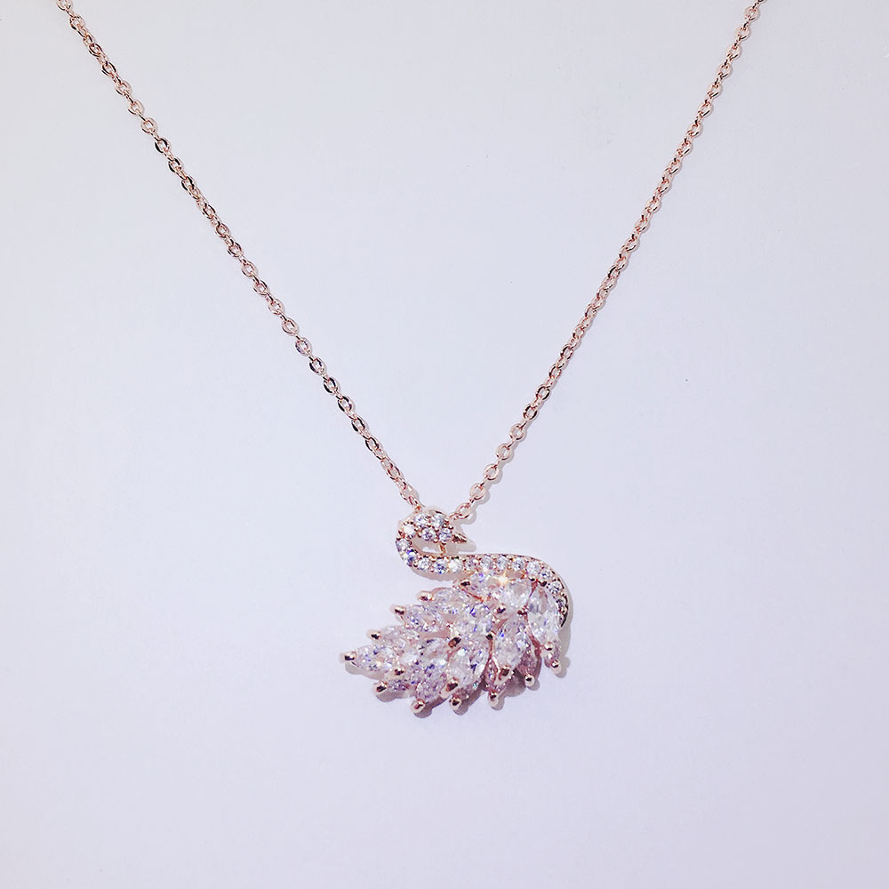 Black swan simple new women's pendant necklace gradient fluffy duck clavicle chain necklace