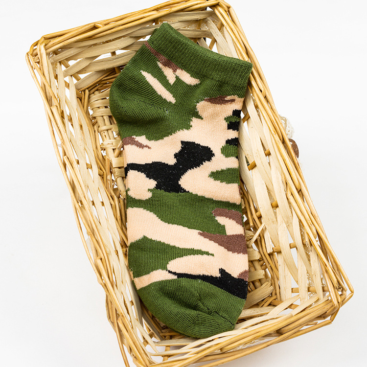Socks, men's spring new polyester cotton invisible boat socks, military green camouflage sports socks, casual men's socks