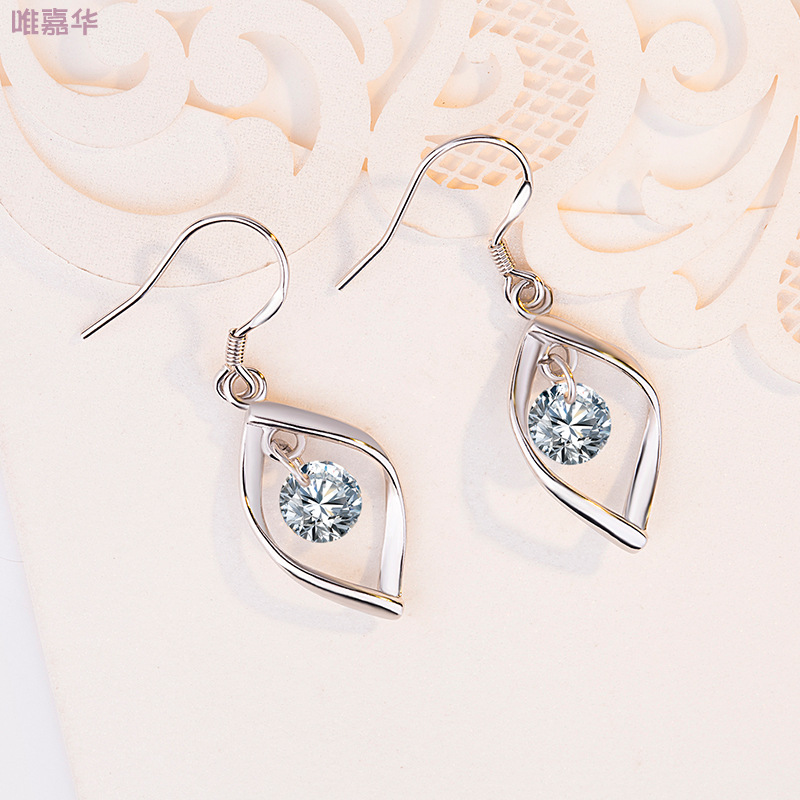 Rotating sparkling diamond earrings for women, long earrings, long earrings for women, women's accessories