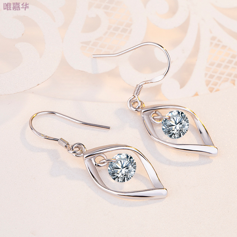 Rotating sparkling diamond earrings for women, long earrings, long earrings for women, women's accessories