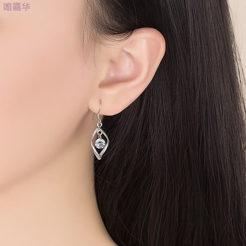 Rotating sparkling diamond earrings for women, long earrings, long earrings for women, women's accessories