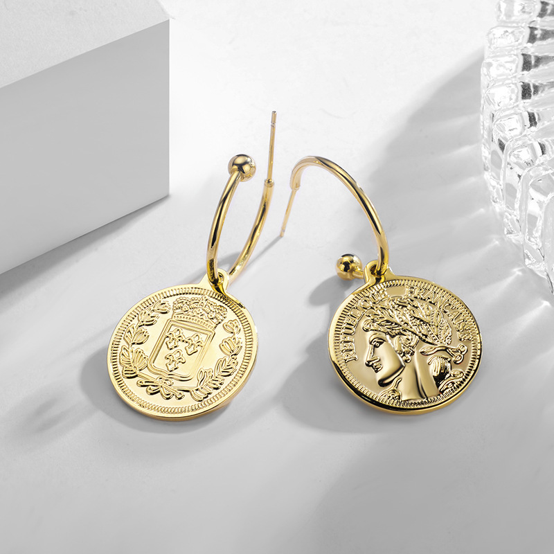 New Round Disc Earrings Women Gold Coin Coin Portrait Ear Hook Red Apple Earrings 821725