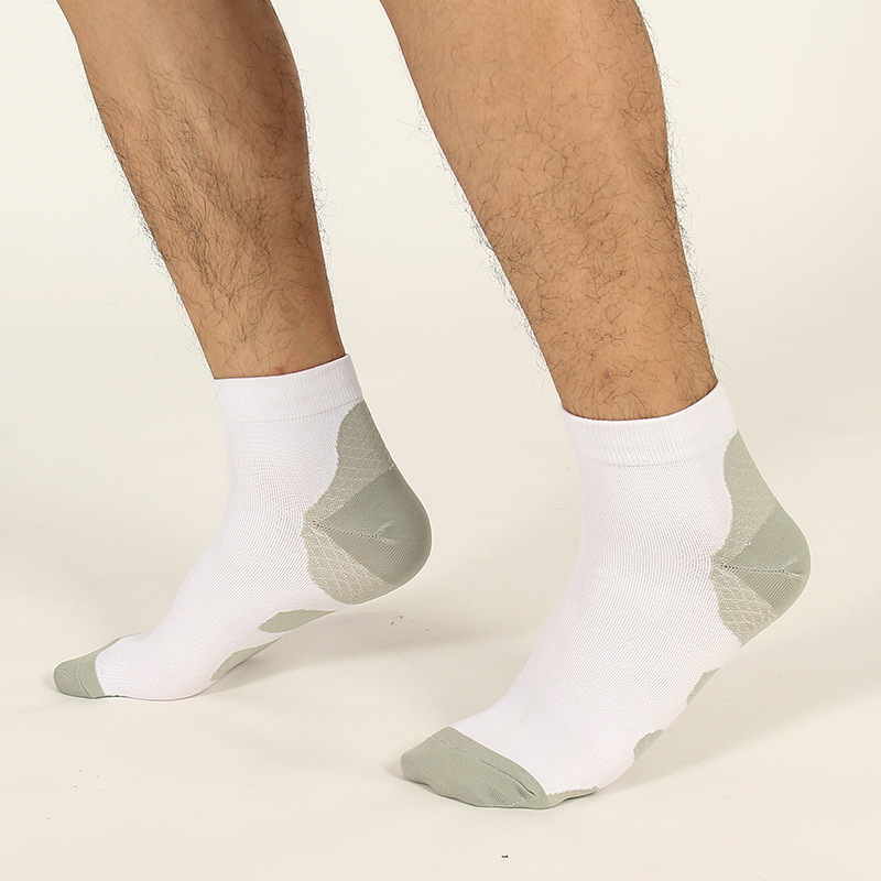 Socks, men's spring new color-blocked men's sports football socks, comfortable short tube no-show socks