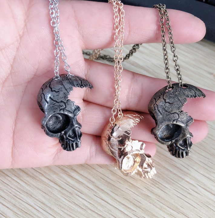2019 Half Skull Necklace Alloy Skull Pendant Gothic Style Necklace Jewelry