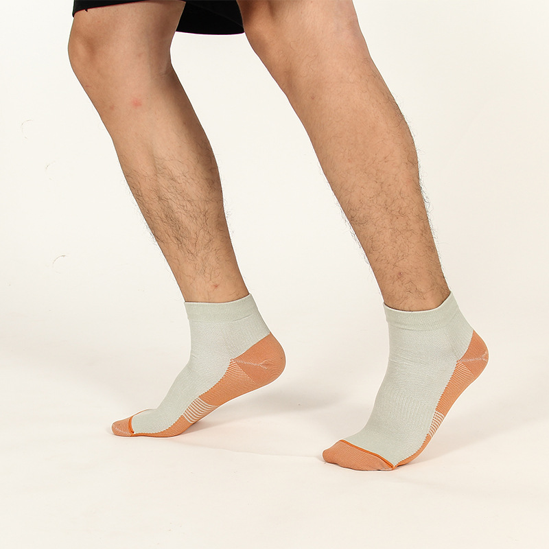 Socks, men's spring new color-blocked men's sports football socks, comfortable short tube no-show socks