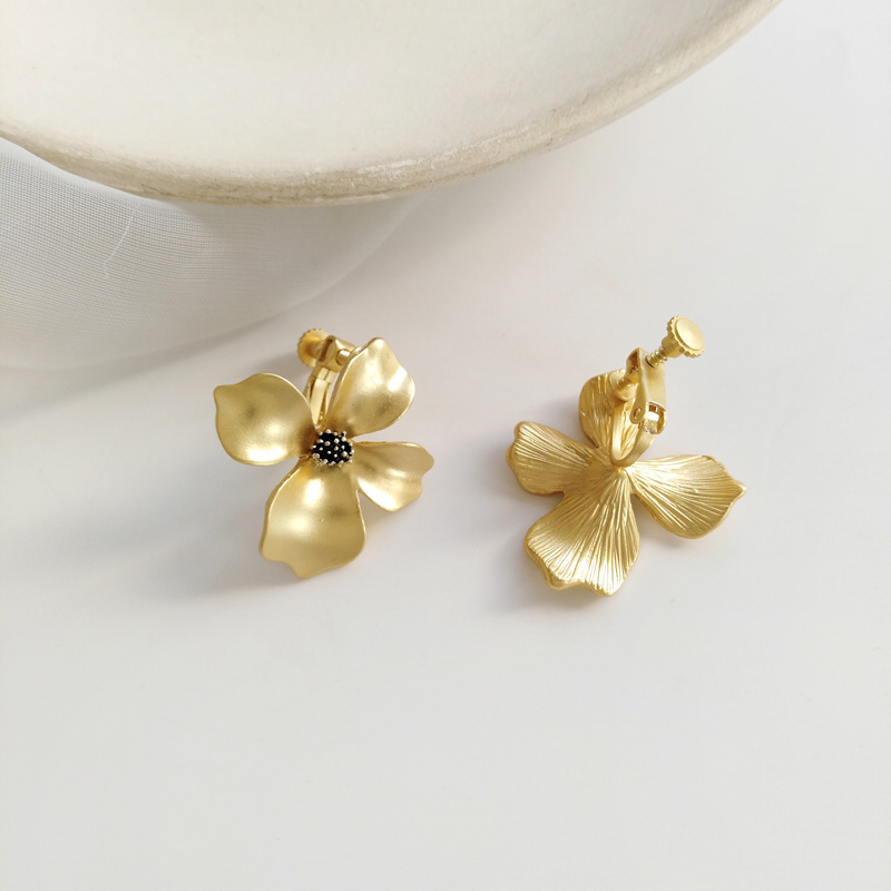 S925 silver beautiful earrings three-dimensional gold flower ear studs large exaggerated ear accessories for women ear clips H785