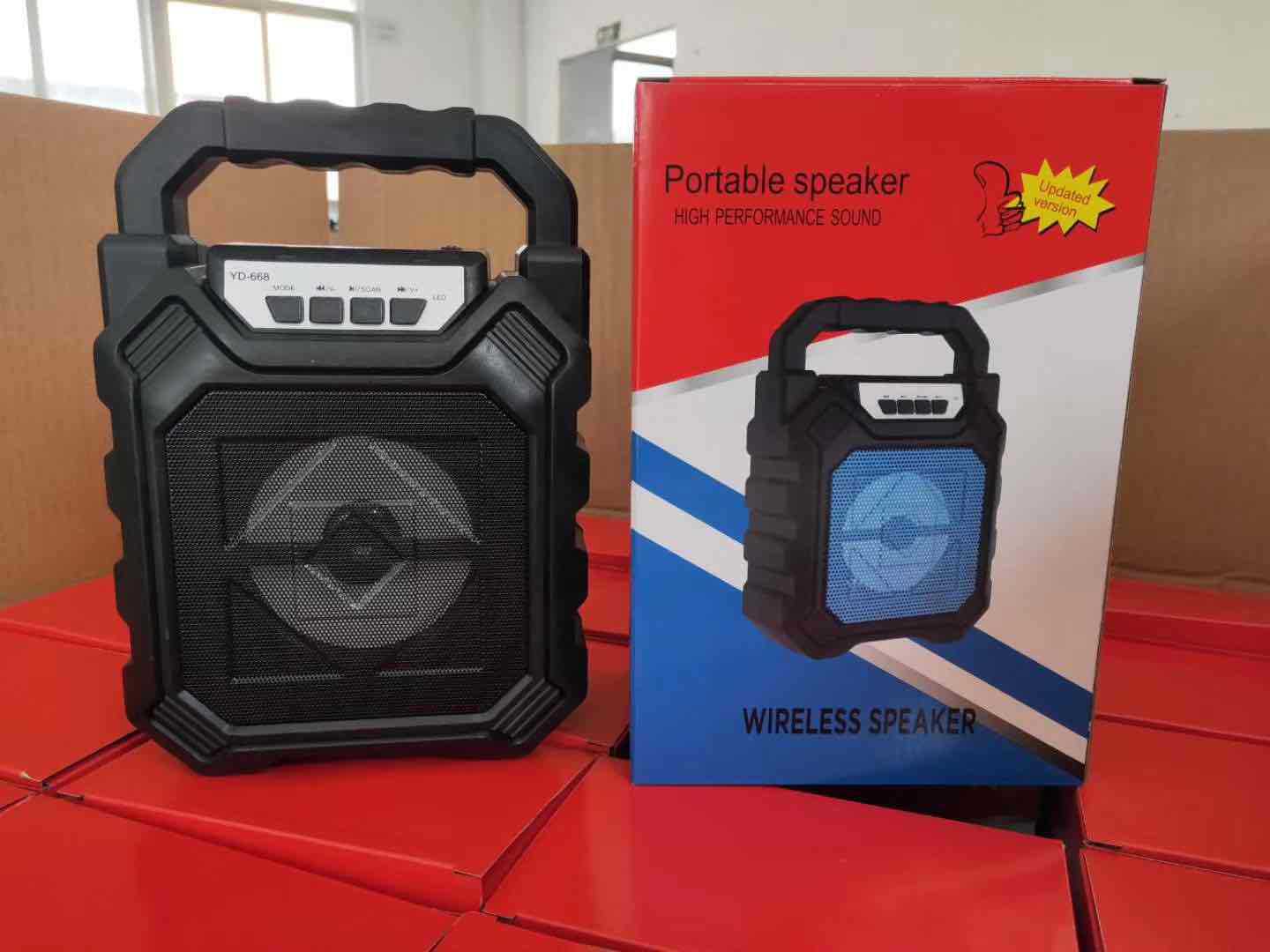 Bluetooth speaker handheld square dance audio computer subwoofer pull rod audio 668 with microphone function
