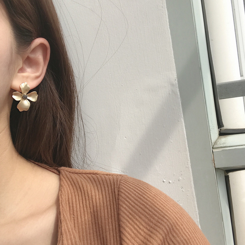 S925 silver beautiful earrings three-dimensional gold flower ear studs large exaggerated ear accessories for women ear clips H785