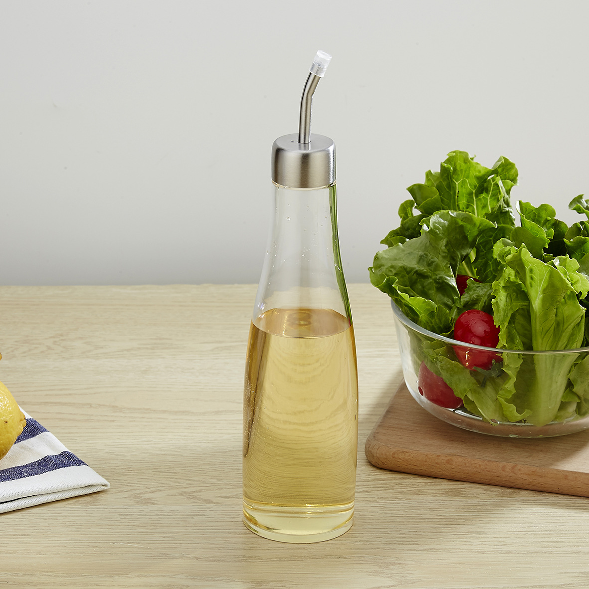 Acrylic oil bottle, kitchen supplies, oil bottle, household sesame oil bottle, small vinegar bottle, transparent soy sauce bottle