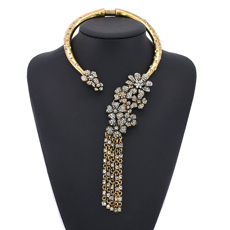 Big brand exaggerated jewelry luxury full diamond flower necklace tassel fake collar banquet accessories
