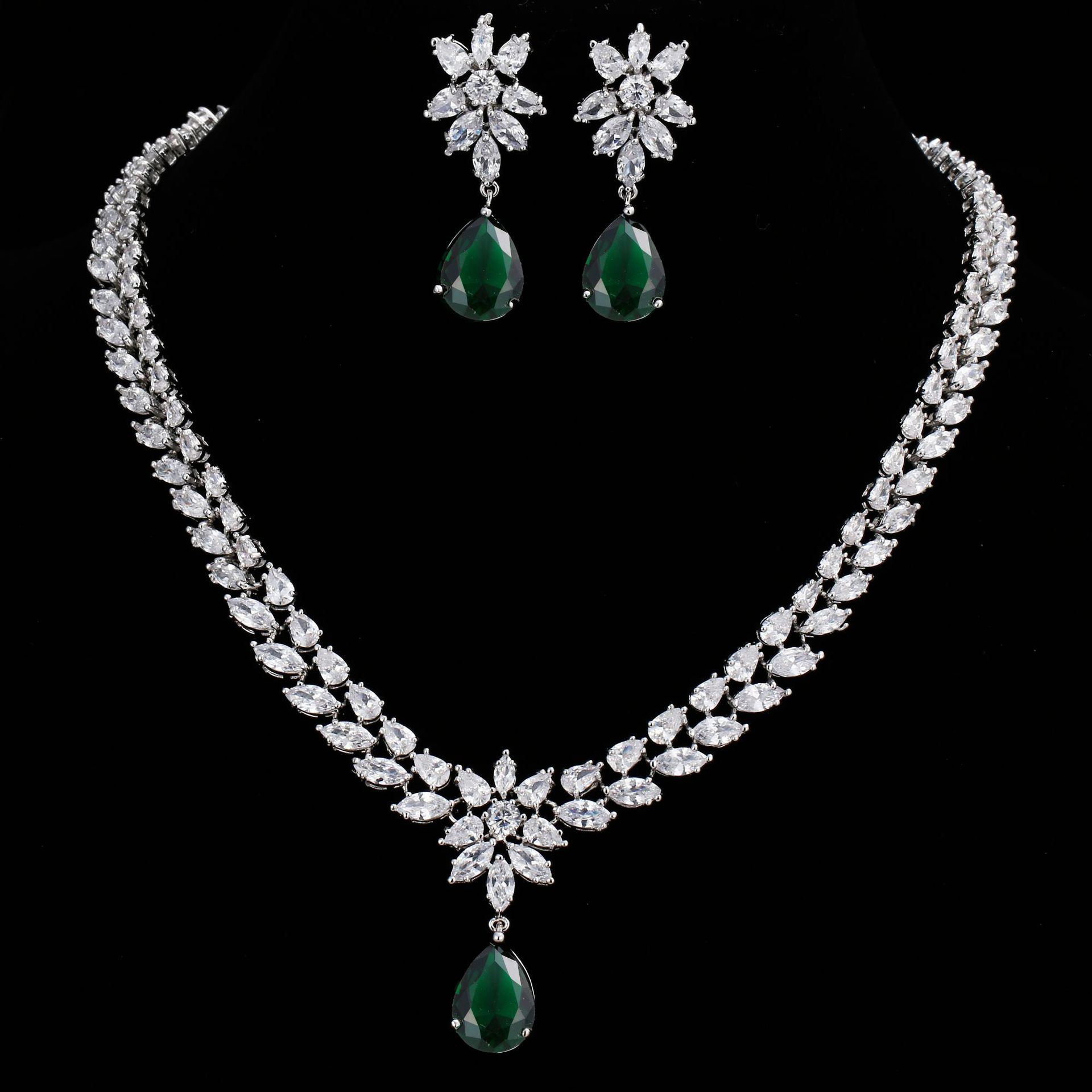 Exaggerated zirconia inlaid large teardrop pendant bridal dress jewelry set accessories