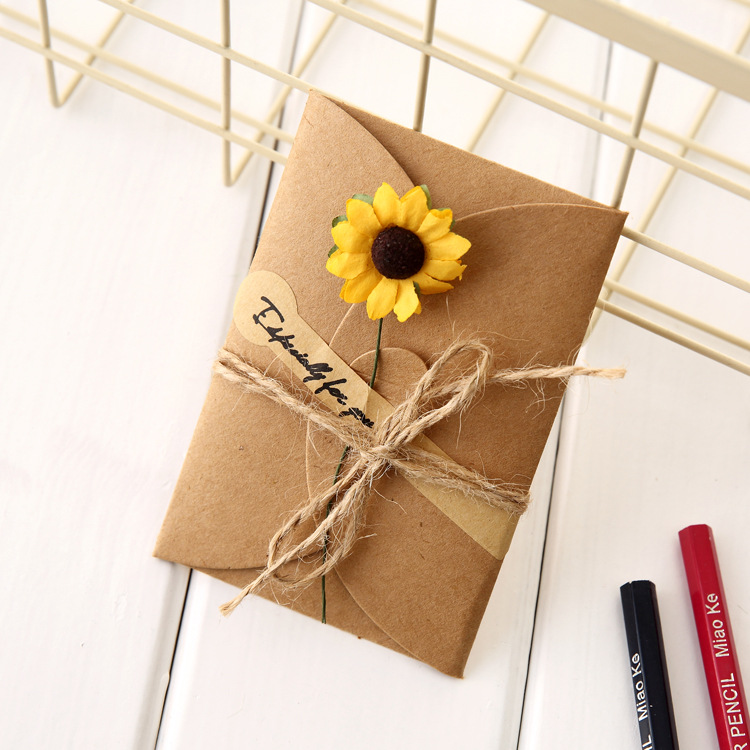Kraft paper dried flower greeting card handmade DIY small greeting card flower shop gift customer holiday blessing card