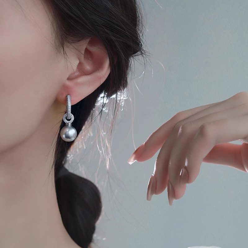 Zircon-set gray pearl earrings, goddess style, detachable round shell pearl earrings