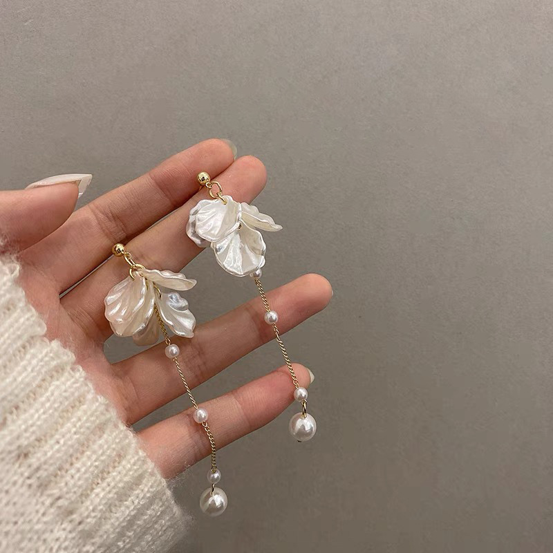 New Elegant Shell Petal Tassel Earrings Simple Pearl Earrings for Women