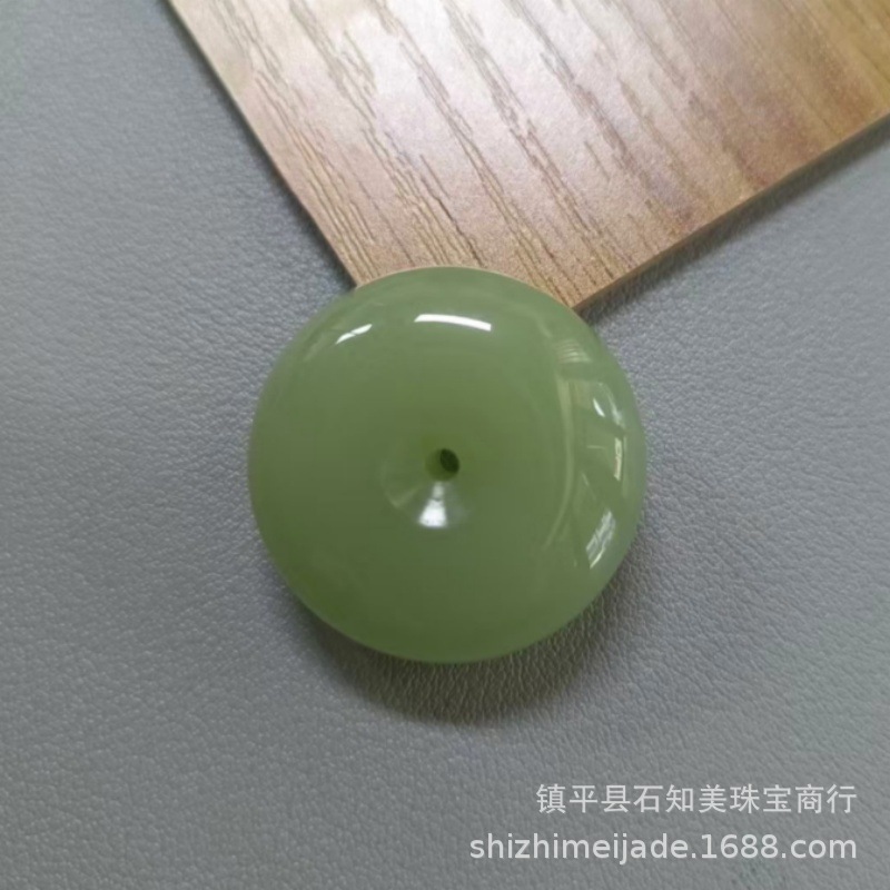 东陵玉30mm不带绳子