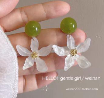 绿色花朵耳钉