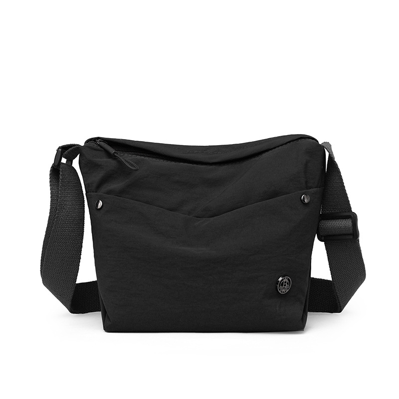 Crossbody Bag Women 2025 New Canvas Bag Lightweight Waterproof Dumpling Bag Walking Nylon Small Backpack