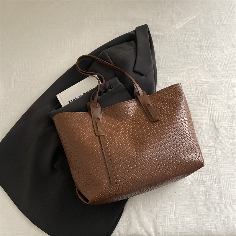 Large capacity underarm bag women 2026 new tote bag woven simple single shoulder bag