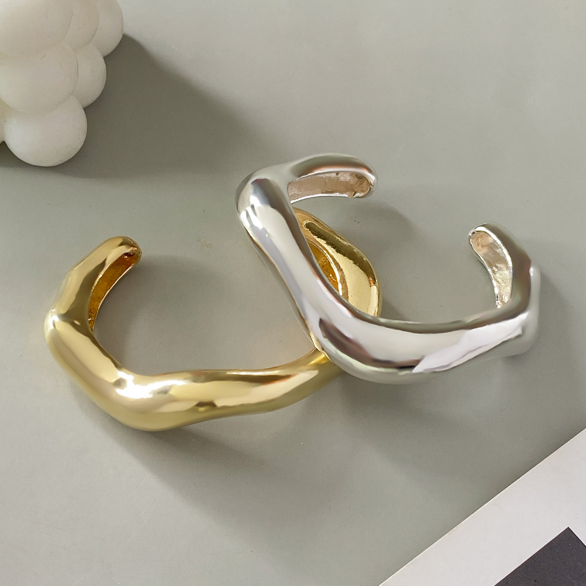 Exaggerated heavy metal smooth bangle geometric wide bracelet