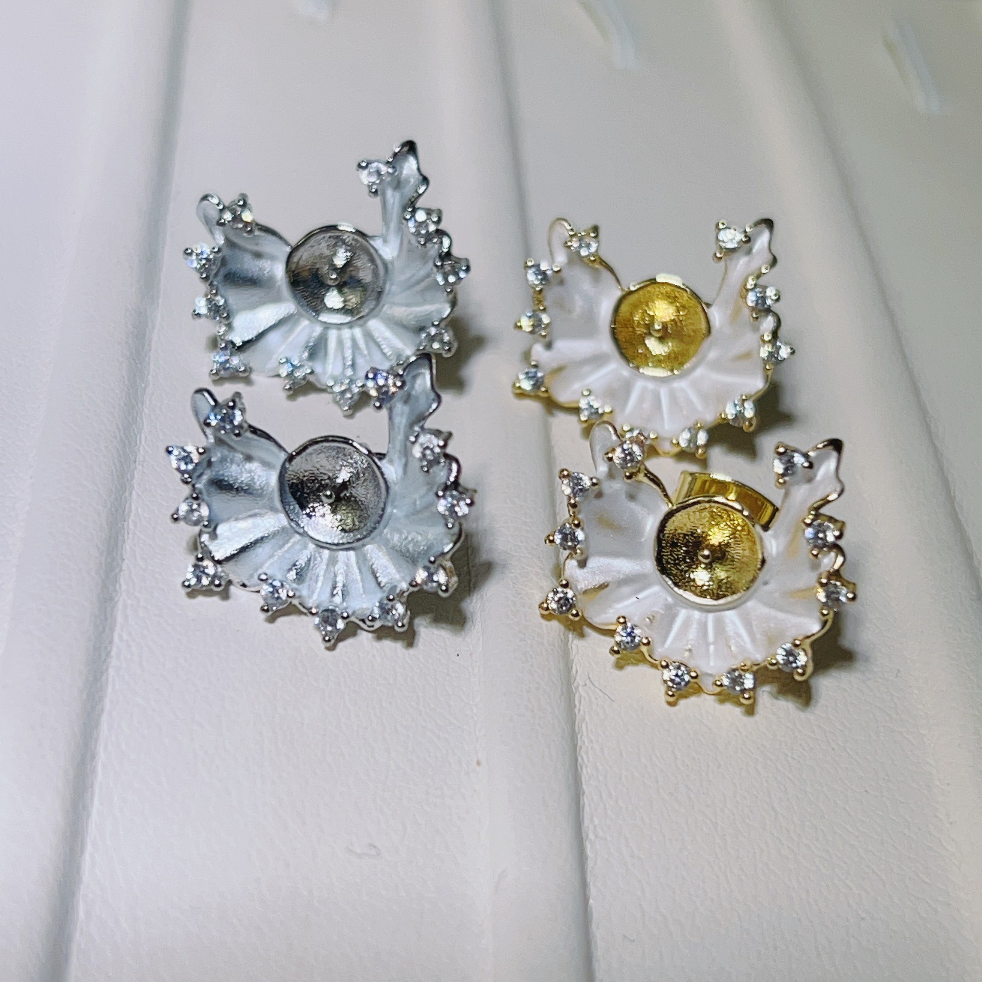 金色托（不含珠） · P1339滴油鸢尾花（6.5-7mm）