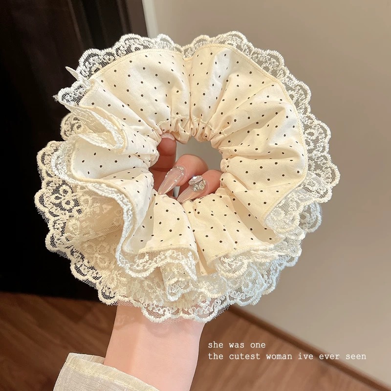 【店长主推】米色波点拼接蕾丝花边四层约18cm