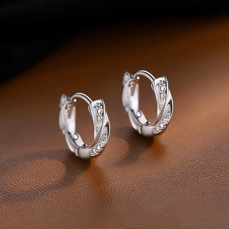 Super Sparkle Zircon Mobius Ear Cuff Simple Geometric Diamond Twist Hoop Earring