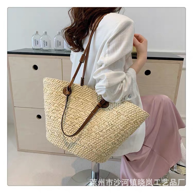 New handmade straw large capacity shoulder bag basket bag new summer beach vacation color-block handbag