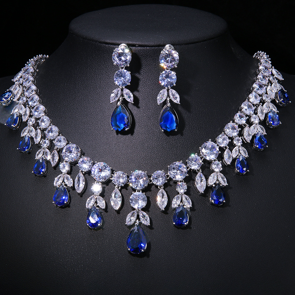 Exaggerated emerald zirconia earrings and necklace two-piece bridal set jewelry