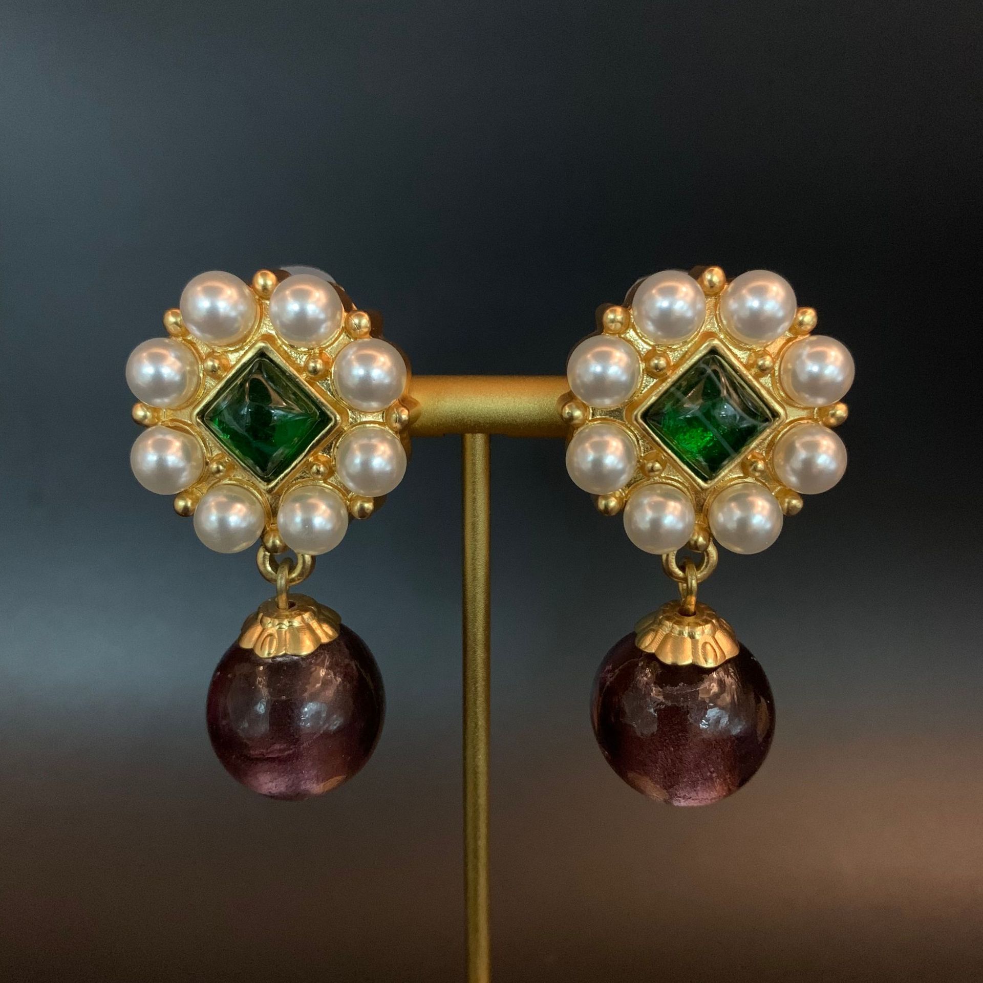"Time Flowing" vintage niche palace style earring ear clip