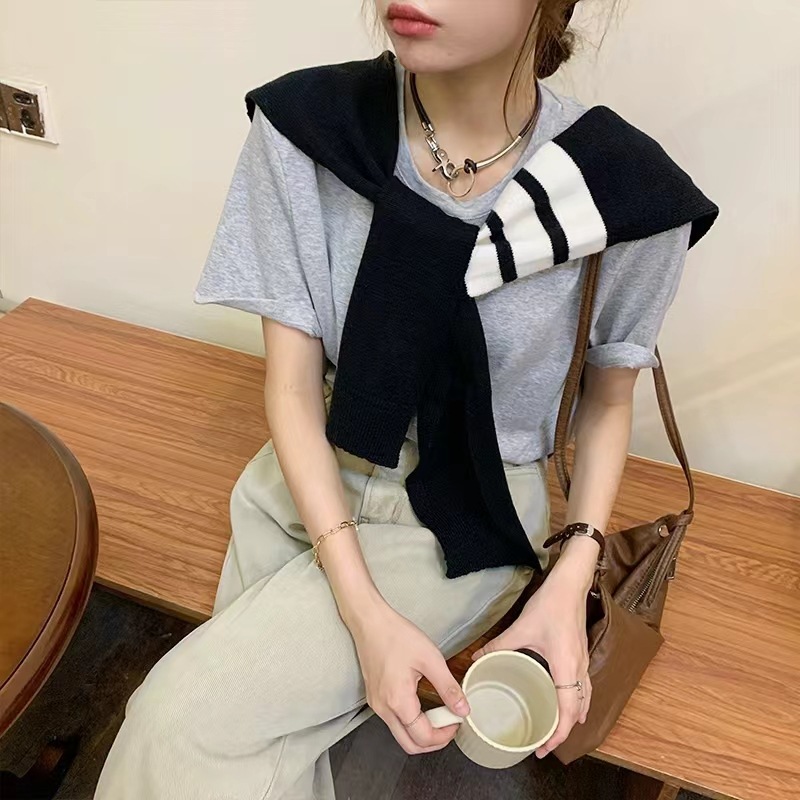 黑色 三条杠