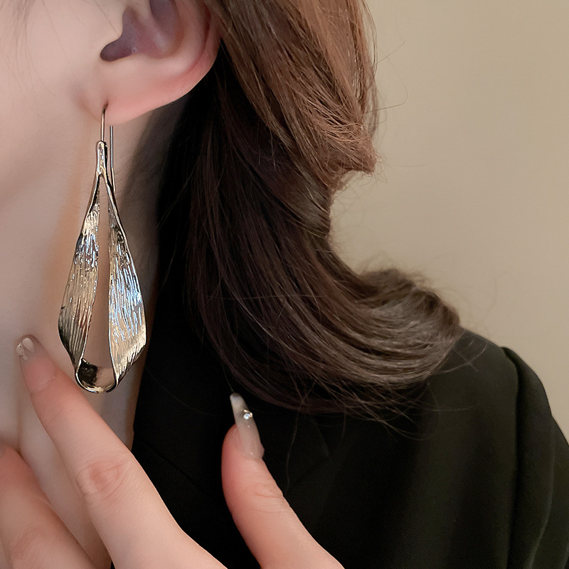 Cool Metallic Teardrop Leaf Ear Hook Earrings Exaggerated Earrings for Women