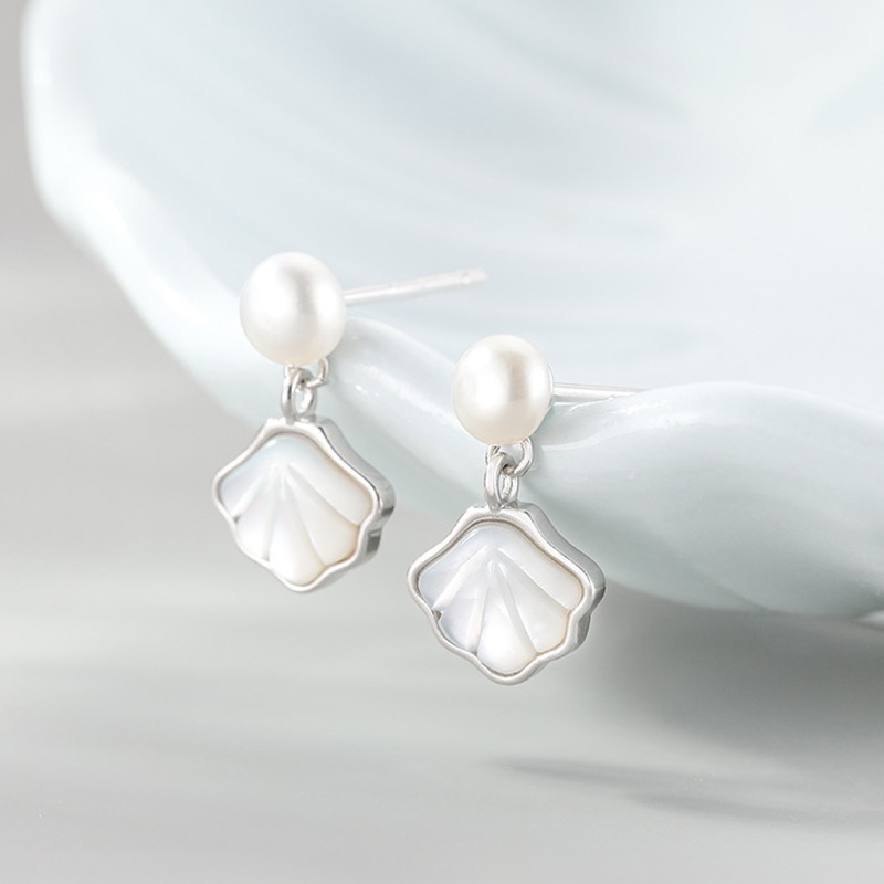 Fan-shaped shell pearl ear studs S925 silver needle earrings women mother-of-pearl ear accessories new ear drops