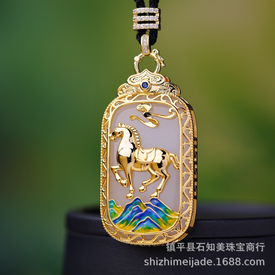 High ice green chalcedony inlaid horse pendant, zodiac horse pendant with red agate for the year of birth, live streaming