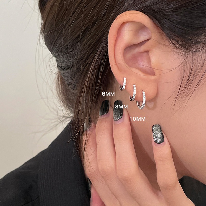 Unisex Rhinestone Ear Cuff for Men Small Ear Cartilage Cuff for Women Healing Ear Hole Wind Earring Simple