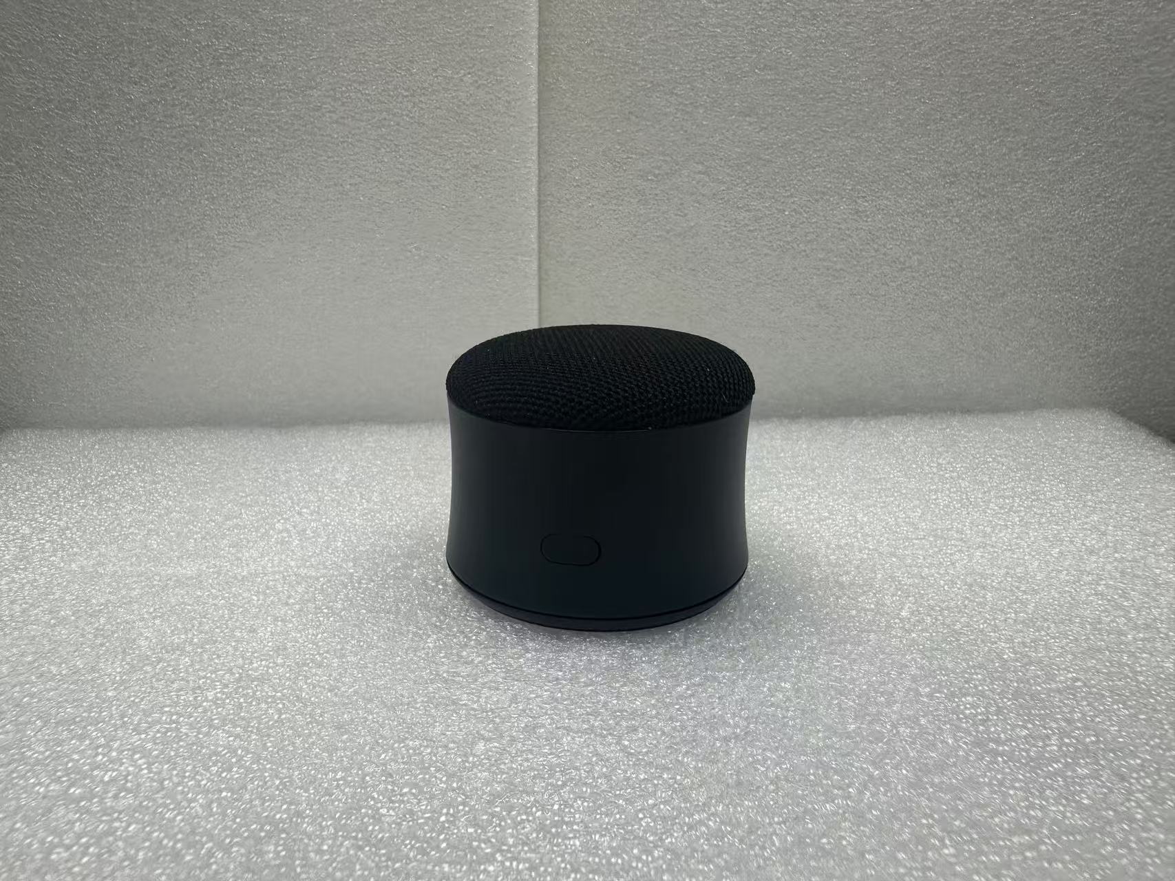 2025 new aluminum alloy magnetic wireless charging flashing light phone holder Bluetooth speaker