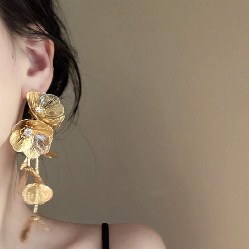 Gold tassel flower earrings women exaggerated round face ear clip ear drop wedding earrings